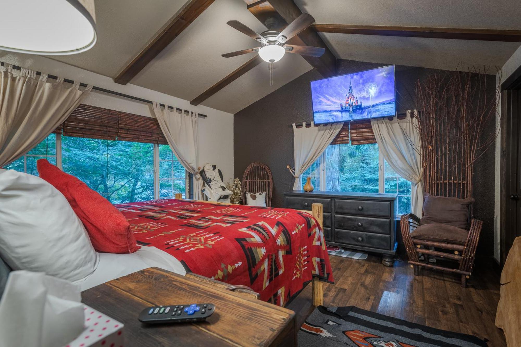Cozy Bird House W Big Screen! Mount Hood Village Exterior photo